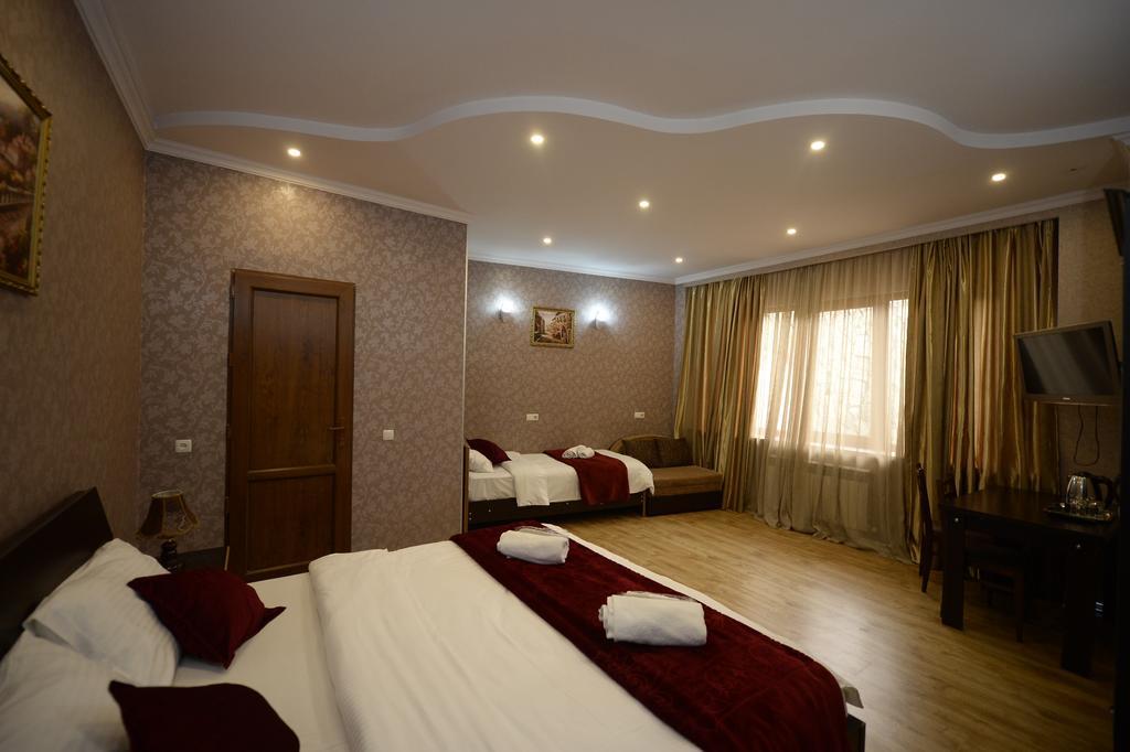 Begi Hotel Tbiliszi Szoba fotó